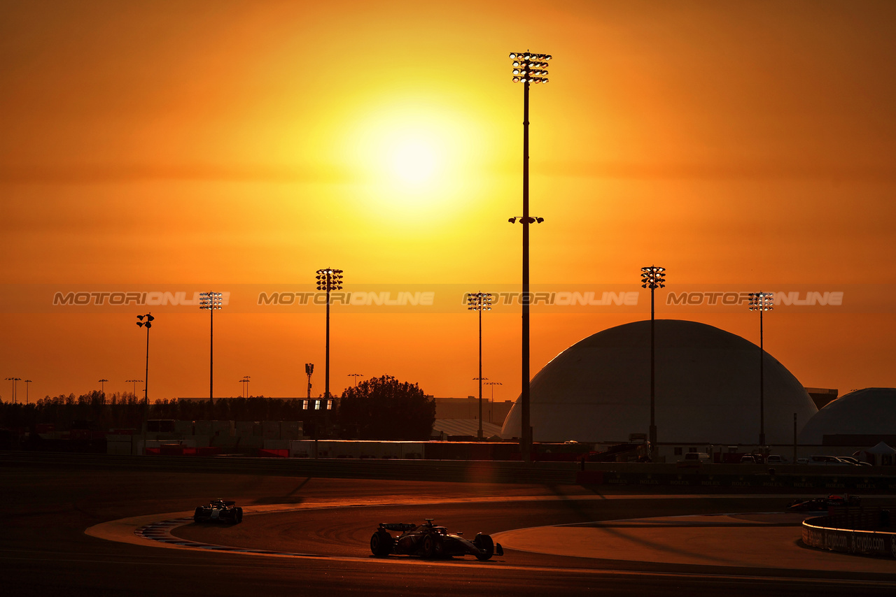 TEST BAHRAIN, Carlos Sainz Jr (ESP) Ferrari SF-24.

21.02.2024. Formula 1 Testing, Sakhir, Bahrain, Day One.

- www.xpbimages.com, EMail: requests@xpbimages.com © Copyright: Moy / XPB Images