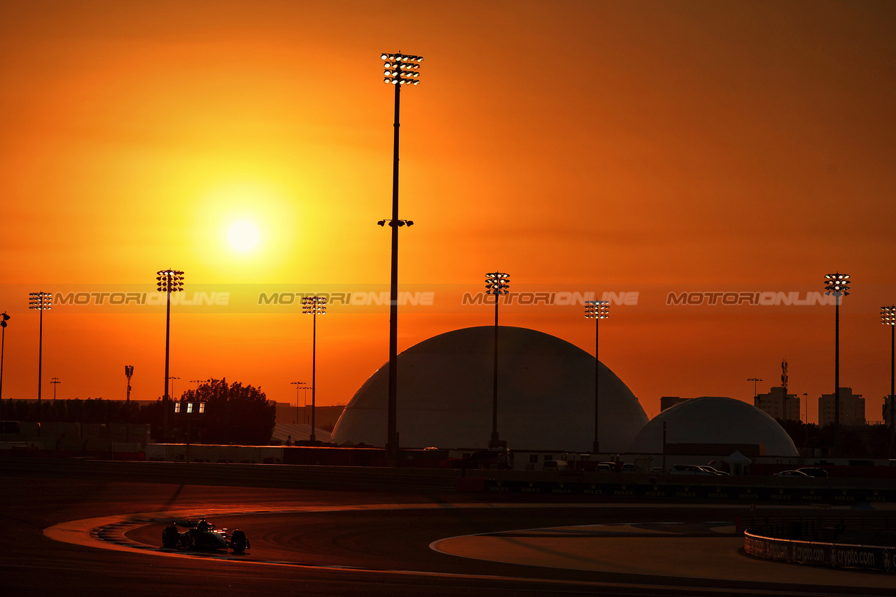 TEST BAHRAIN, George Russell (GBR) Mercedes AMG F1 W15.

21.02.2024. Formula 1 Testing, Sakhir, Bahrain, Day One.

- www.xpbimages.com, EMail: requests@xpbimages.com © Copyright: Moy / XPB Images