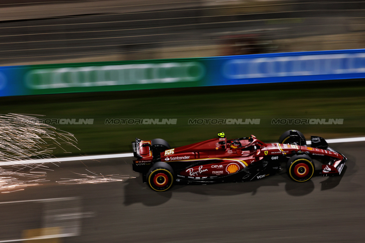 TEST BAHRAIN, Carlos Sainz Jr (ESP) Ferrari SF-24 sends sparks flying.

21.02.2024. Formula 1 Testing, Sakhir, Bahrain, Day One.

 - www.xpbimages.com, EMail: requests@xpbimages.com © Copyright: Coates / XPB Images