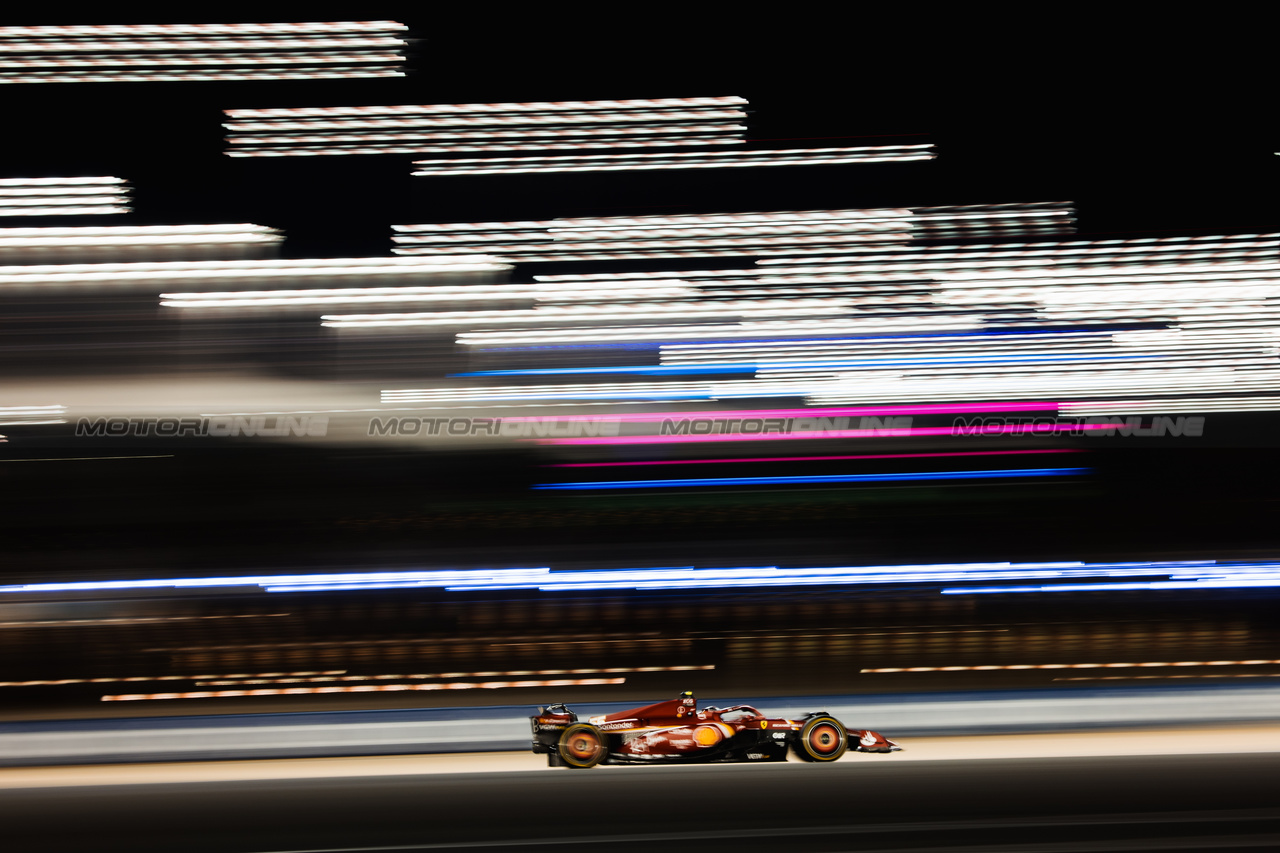 TEST BAHRAIN, Carlos Sainz Jr (ESP) Ferrari SF-24.

21.02.2024. Formula 1 Testing, Sakhir, Bahrain, Day One.

- www.xpbimages.com, EMail: requests@xpbimages.com © Copyright: Bearne / XPB Images