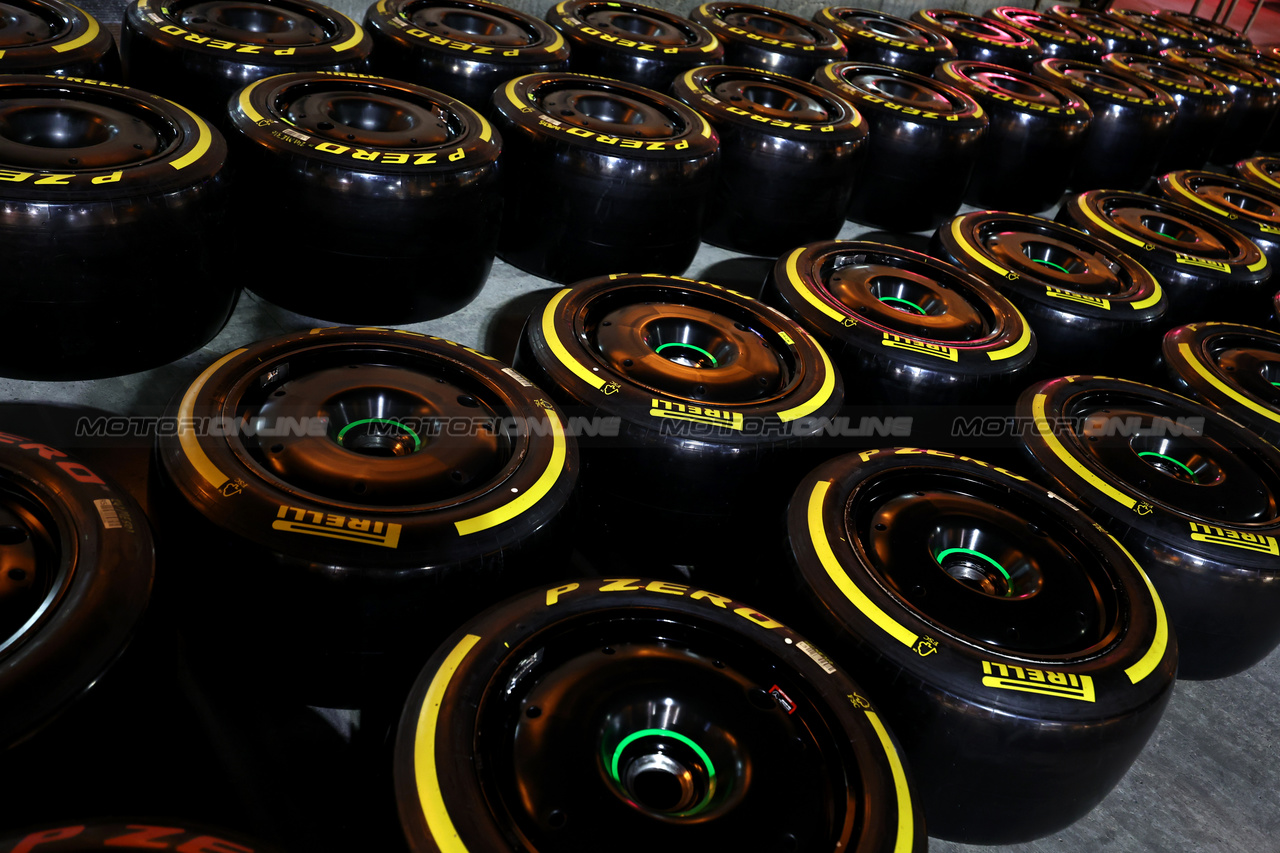 TEST BAHRAIN, Pirelli tyres in the pits.

21.02.2024. Formula 1 Testing, Sakhir, Bahrain, Day One.

- www.xpbimages.com, EMail: requests@xpbimages.com © Copyright: Moy / XPB Images