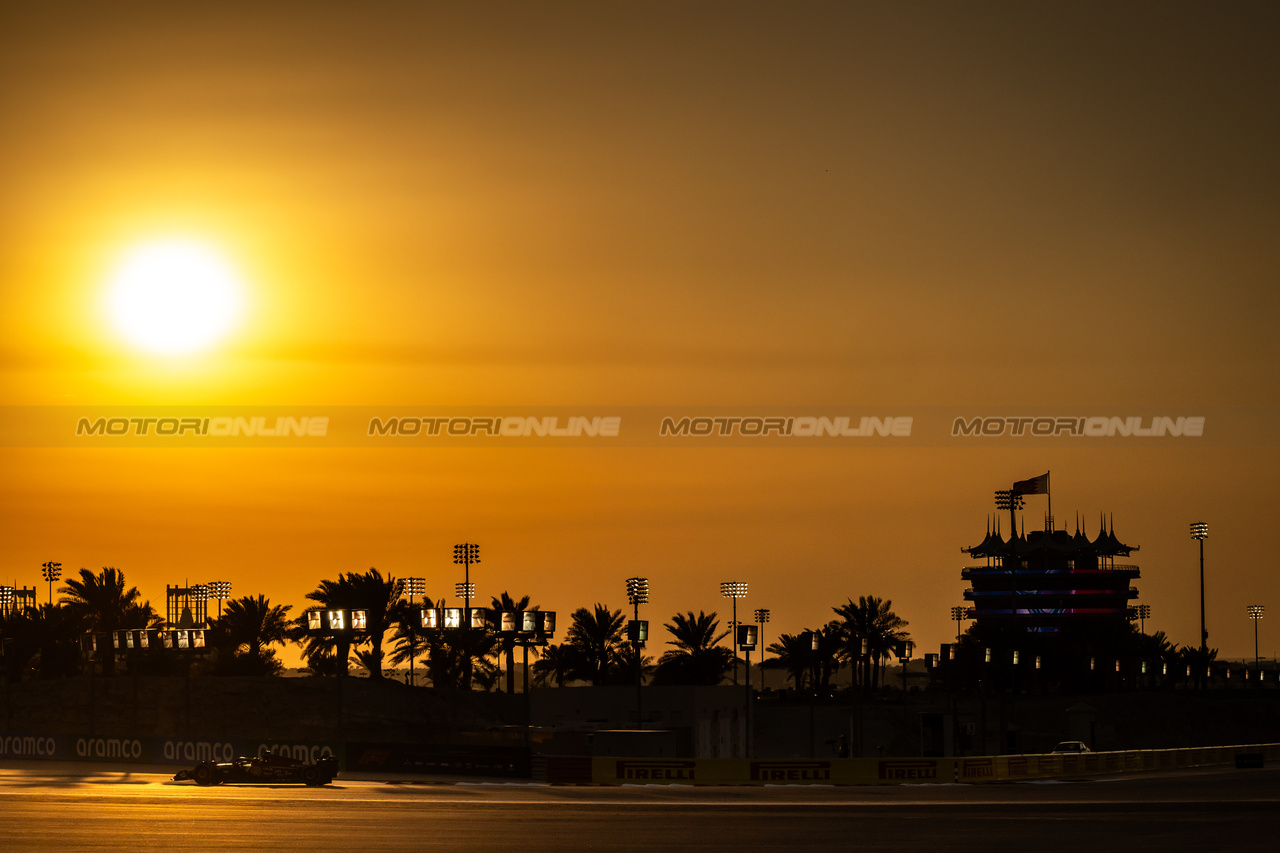 TEST BAHRAIN, Carlos Sainz Jr (ESP) Ferrari SF-24.

21.02.2024. Formula 1 Testing, Sakhir, Bahrain, Day One.

- www.xpbimages.com, EMail: requests@xpbimages.com © Copyright: Bearne / XPB Images