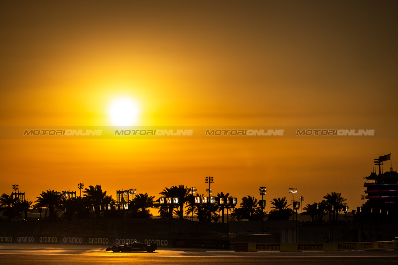 TEST BAHRAIN, Logan Sargeant (USA) Williams Racing FW46.

21.02.2024. Formula 1 Testing, Sakhir, Bahrain, Day One.

- www.xpbimages.com, EMail: requests@xpbimages.com © Copyright: Bearne / XPB Images