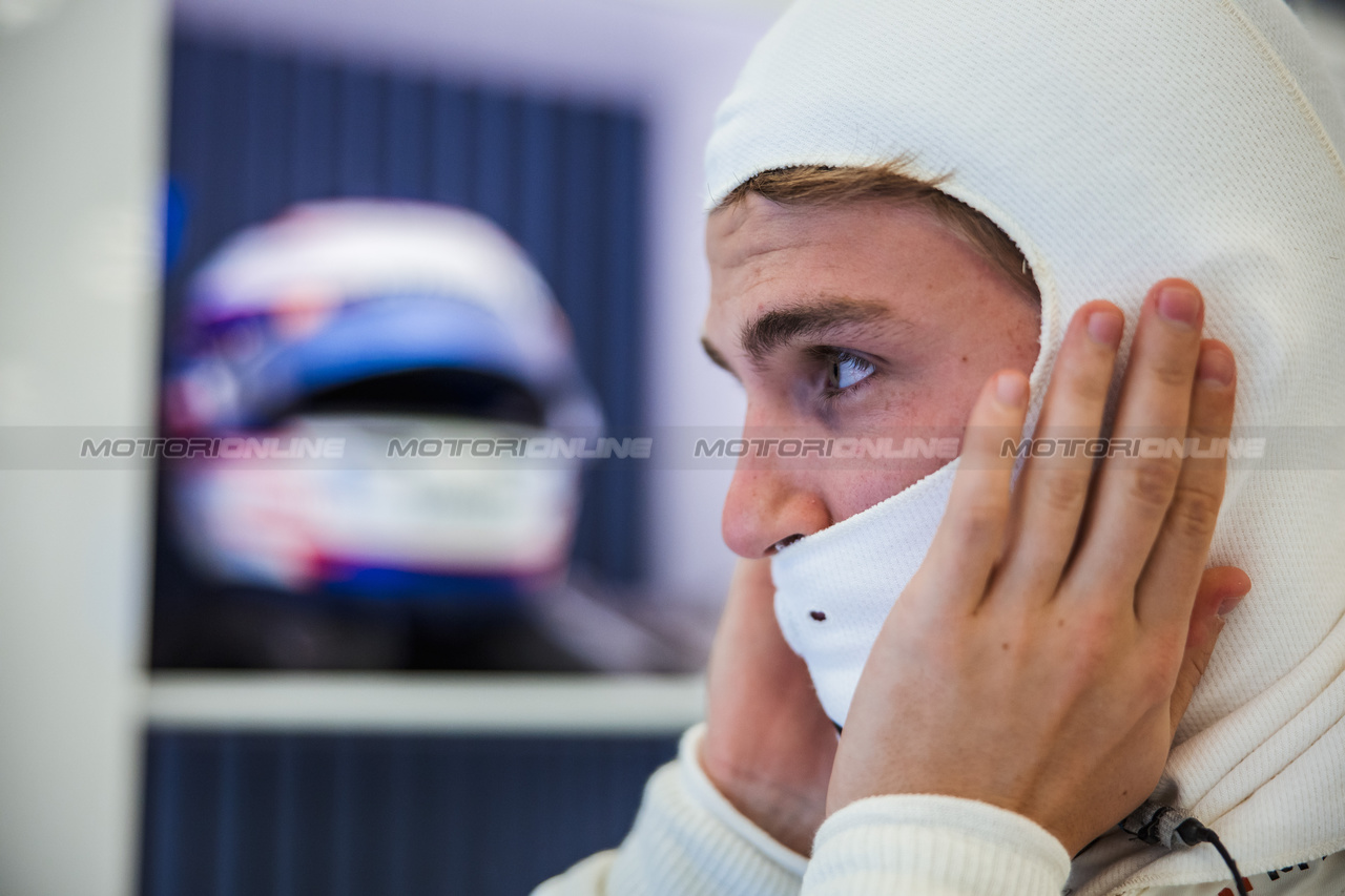 TEST BAHRAIN, Logan Sargeant (USA) Williams Racing.

21.02.2024. Formula 1 Testing, Sakhir, Bahrain, Day One.

- www.xpbimages.com, EMail: requests@xpbimages.com © Copyright: Bearne / XPB Images