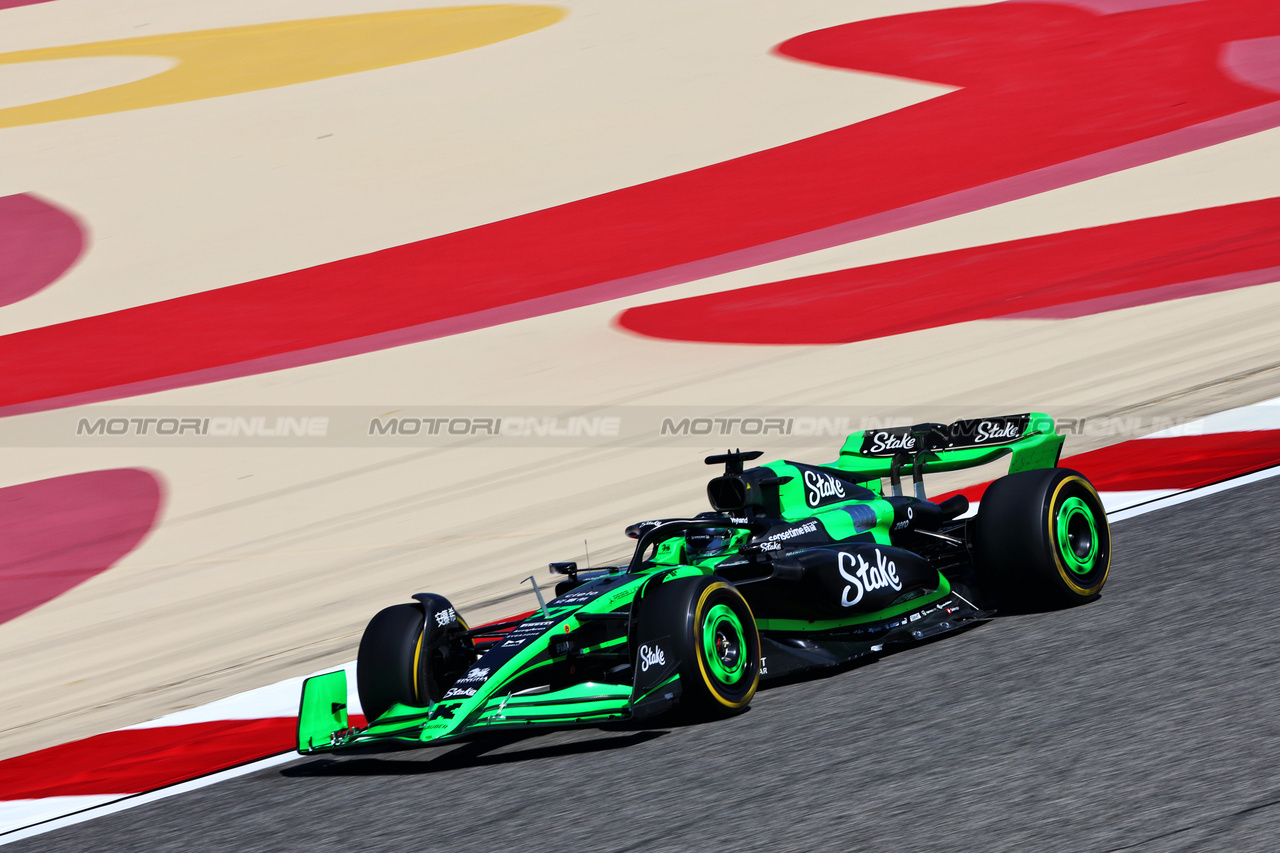 TEST BAHRAIN, Valtteri Bottas (FIN) Sauber C44.

21.02.2024. Formula 1 Testing, Sakhir, Bahrain, Day One.

- www.xpbimages.com, EMail: requests@xpbimages.com © Copyright: Charniaux / XPB Images