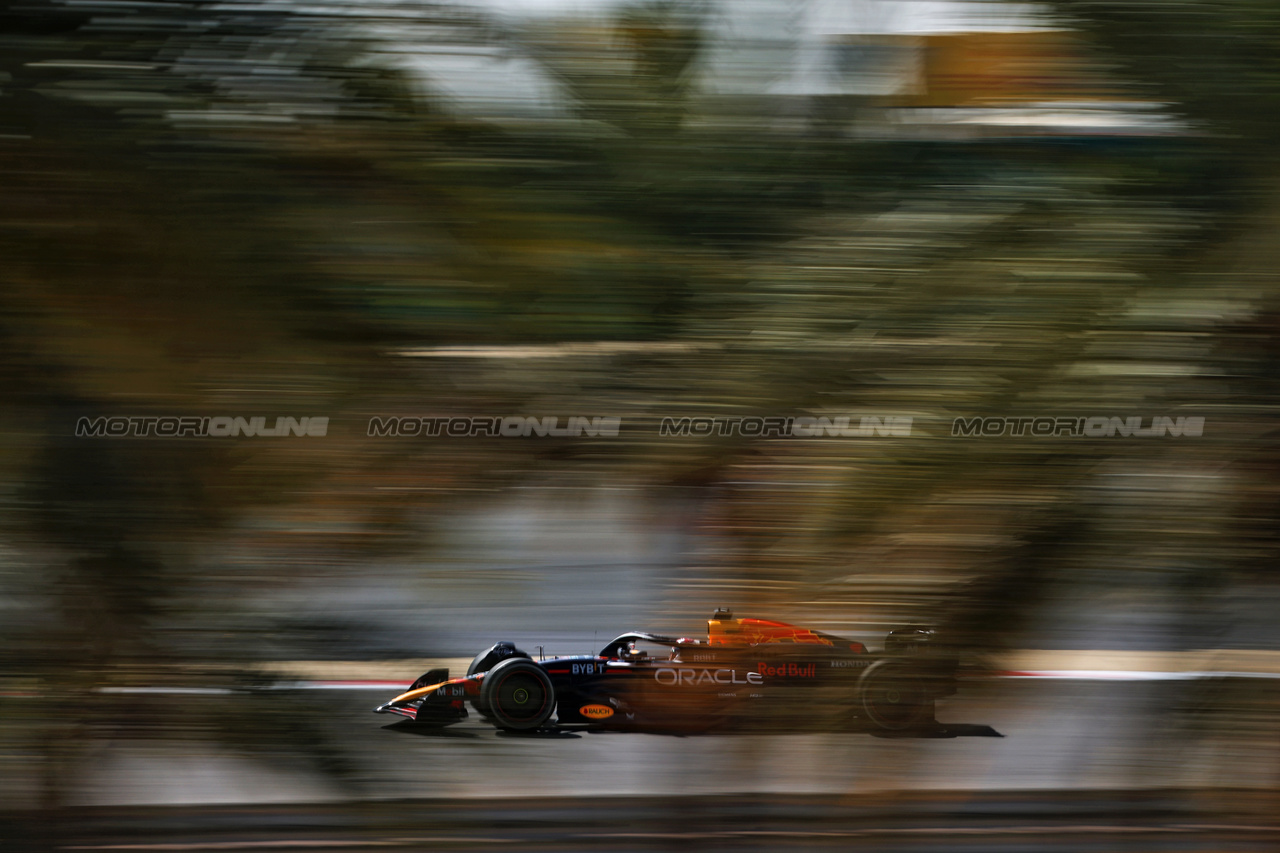 TEST BAHRAIN, Max Verstappen (NLD) Red Bull Racing RB20.

21.02.2024. Formula 1 Testing, Sakhir, Bahrain, Day One.

- www.xpbimages.com, EMail: requests@xpbimages.com © Copyright: Charniaux / XPB Images