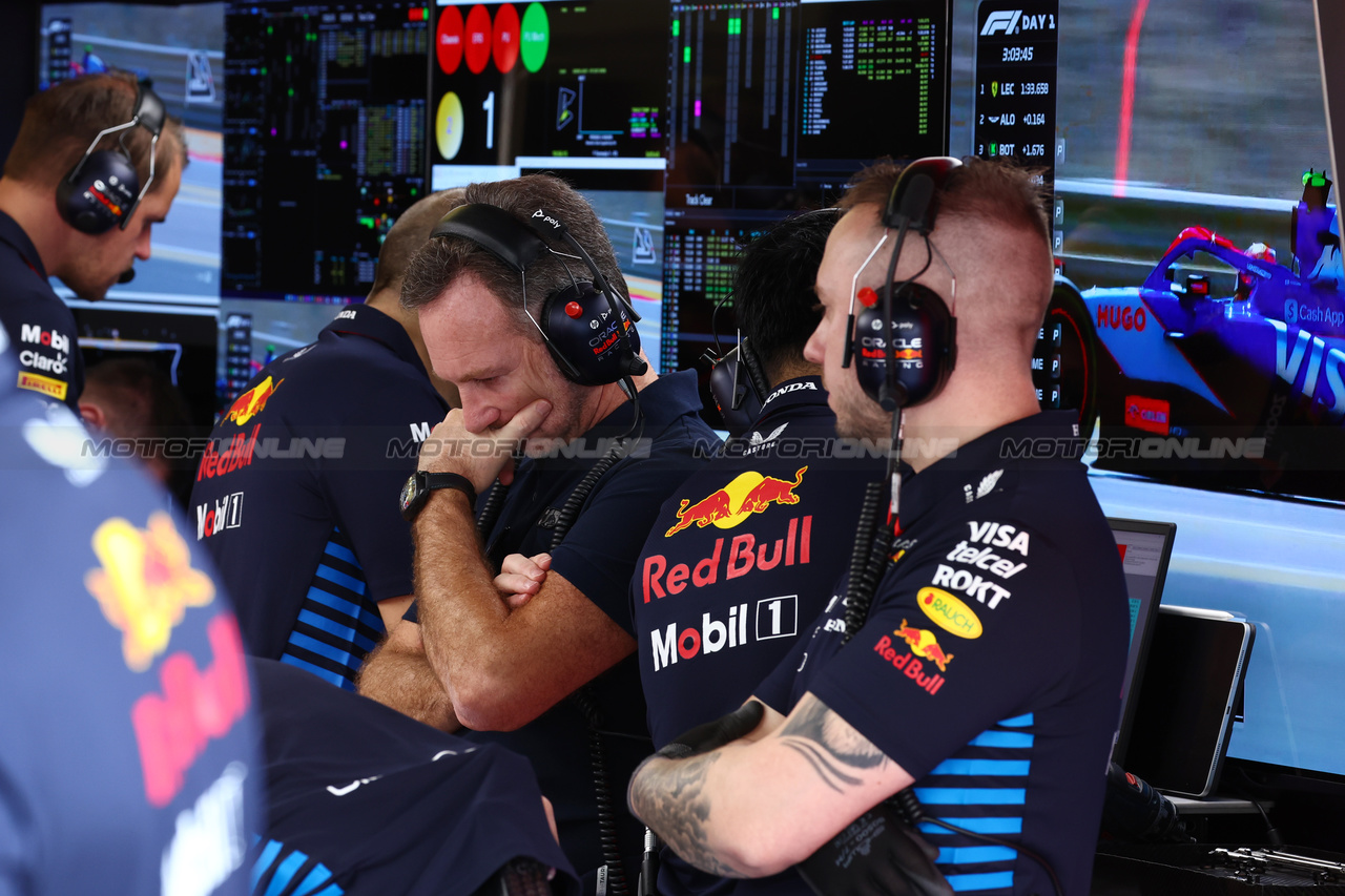 TEST BAHRAIN, Christian Horner (GBR) Red Bull Racing Team Principal.

21.02.2024. Formula 1 Testing, Sakhir, Bahrain, Day One.

 - www.xpbimages.com, EMail: requests@xpbimages.com © Copyright: Coates / XPB Images