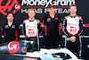 TEST BAHRAIN, (L to R): Ayao Komatsu (JPN) Haas F1 Team Principal; Kevin Magnussen (DEN) Haas F1 Team; Karsten Pedersen, MoneyGram Fan, e Nico Hulkenberg (GER) Haas VF-24.
21.02.2024. Formula 1 Testing, Sakhir, Bahrain, Day One.
- www.xpbimages.com, EMail: requests@xpbimages.com © Copyright: Batchelor / XPB Images