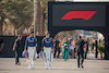 TEST BAHRAIN, (L to R): Alexander Albon (THA) Williams Racing e Logan Sargeant (USA) Williams Racing.
21.02.2024. Formula 1 Testing, Sakhir, Bahrain, Day One.
- www.xpbimages.com, EMail: requests@xpbimages.com © Copyright: Bearne / XPB Images