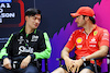 TEST BAHRAIN, (L to R): Zhou Guanyu (CHN) Sauber e Carlos Sainz Jr (ESP) Ferrari in the FIA Press Conference.
21.02.2024. Formula 1 Testing, Sakhir, Bahrain, Day One.
- www.xpbimages.com, EMail: requests@xpbimages.com © Copyright: Charniaux / XPB Images