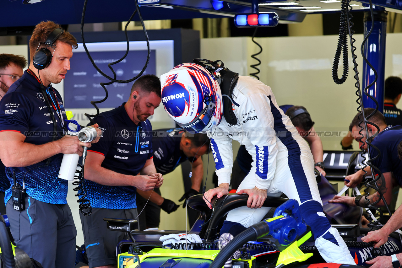 TEST BAHRAIN, Logan Sargeant (USA) Williams Racing FW46.

22.02.2024. Formula 1 Testing, Sakhir, Bahrain, Day Two.

- www.xpbimages.com, EMail: requests@xpbimages.com © Copyright: Batchelor / XPB Images