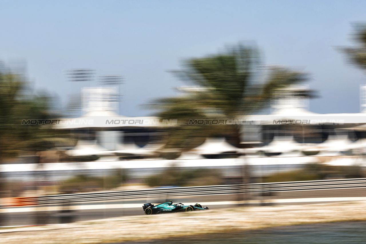 TEST BAHRAIN, Fernando Alonso (ESP) Aston Martin F1 Team AMR24.

22.02.2024. Formula 1 Testing, Sakhir, Bahrain, Day Two.

- www.xpbimages.com, EMail: requests@xpbimages.com © Copyright: Bearne / XPB Images