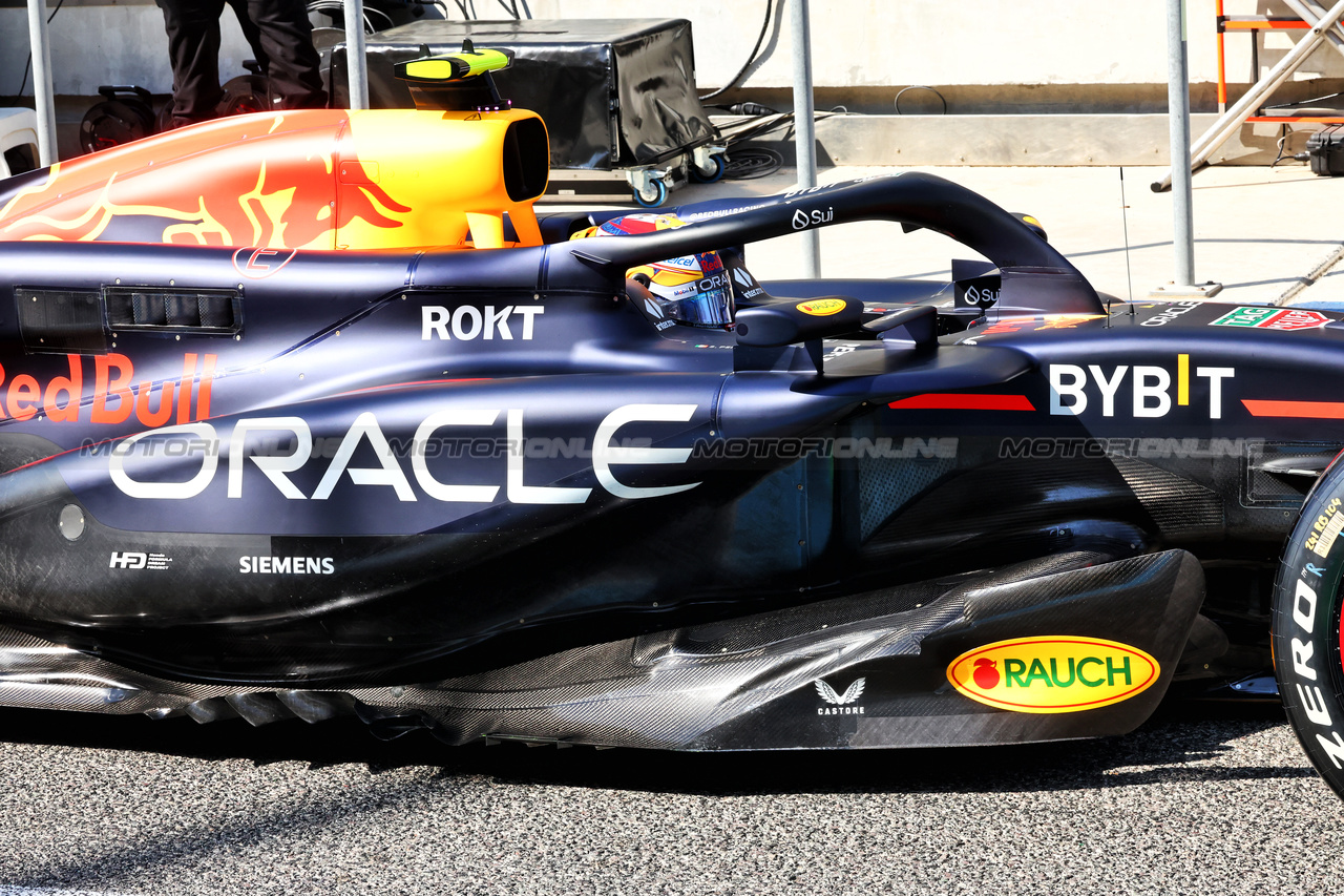 TEST BAHRAIN, Sergio Perez (MEX) Red Bull Racing RB20 - sidepod detail.

22.02.2024. Formula 1 Testing, Sakhir, Bahrain, Day Two.

- www.xpbimages.com, EMail: requests@xpbimages.com © Copyright: Batchelor / XPB Images