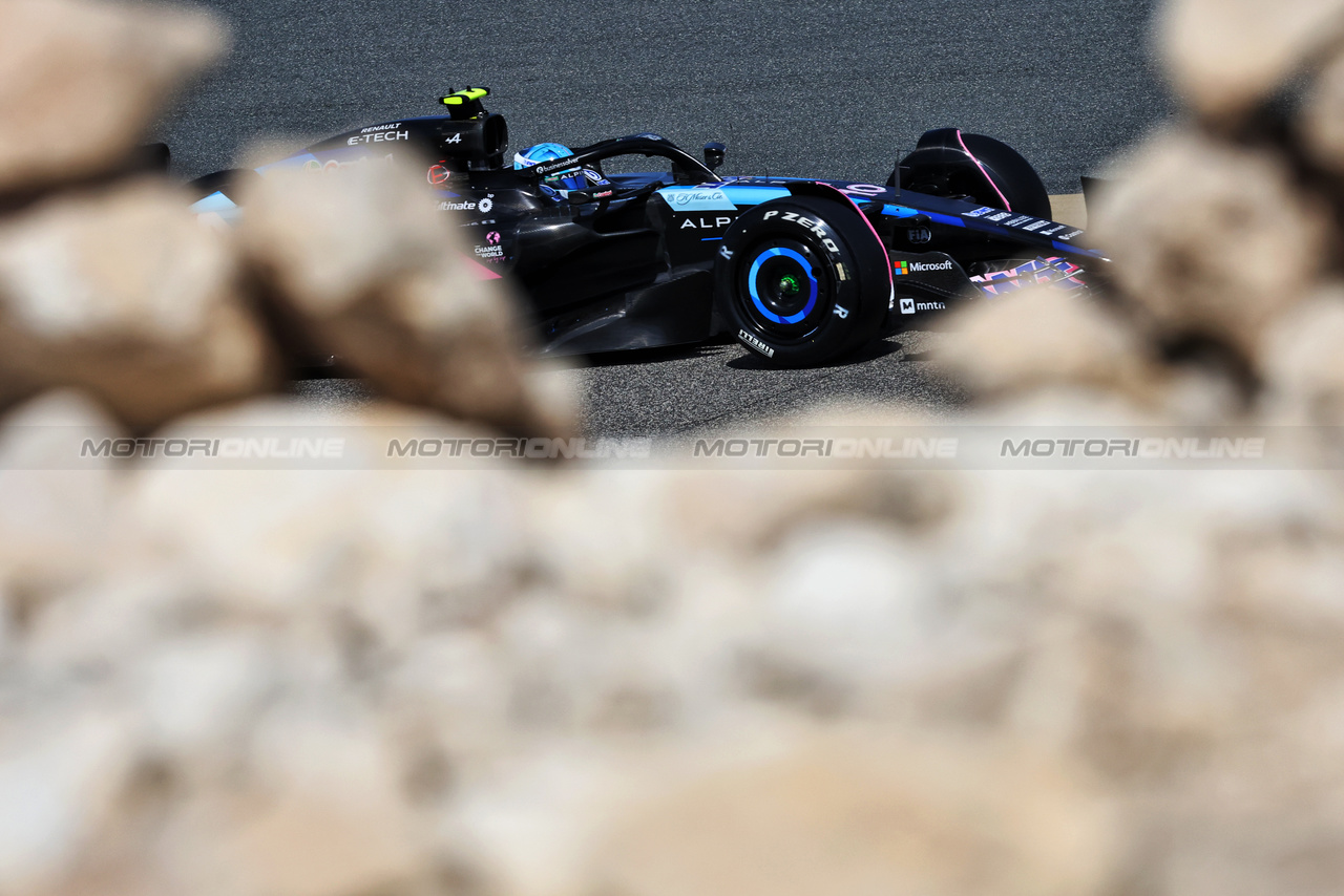 TEST BAHRAIN, Pierre Gasly (FRA) Alpine F1 Team A524.

22.02.2024. Formula 1 Testing, Sakhir, Bahrain, Day Two.

- www.xpbimages.com, EMail: requests@xpbimages.com © Copyright: Bearne / XPB Images