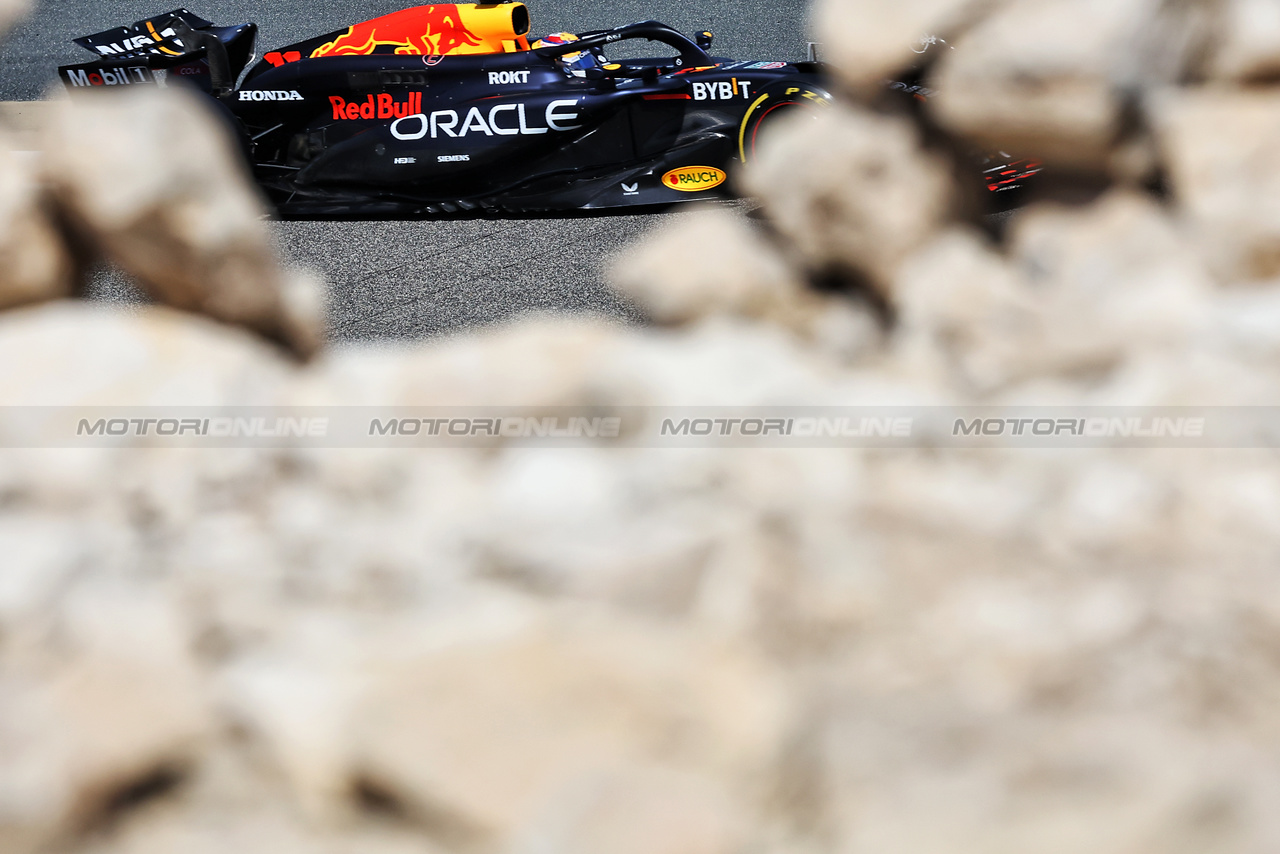 TEST BAHRAIN, Sergio Perez (MEX) Red Bull Racing RB20.

22.02.2024. Formula 1 Testing, Sakhir, Bahrain, Day Two.

- www.xpbimages.com, EMail: requests@xpbimages.com © Copyright: Bearne / XPB Images