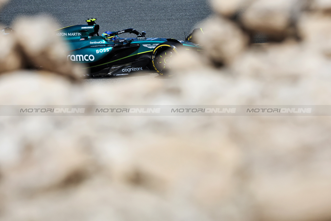 TEST BAHRAIN, Fernando Alonso (ESP) Aston Martin F1 Team AMR24.

22.02.2024. Formula 1 Testing, Sakhir, Bahrain, Day Two.

- www.xpbimages.com, EMail: requests@xpbimages.com © Copyright: Bearne / XPB Images