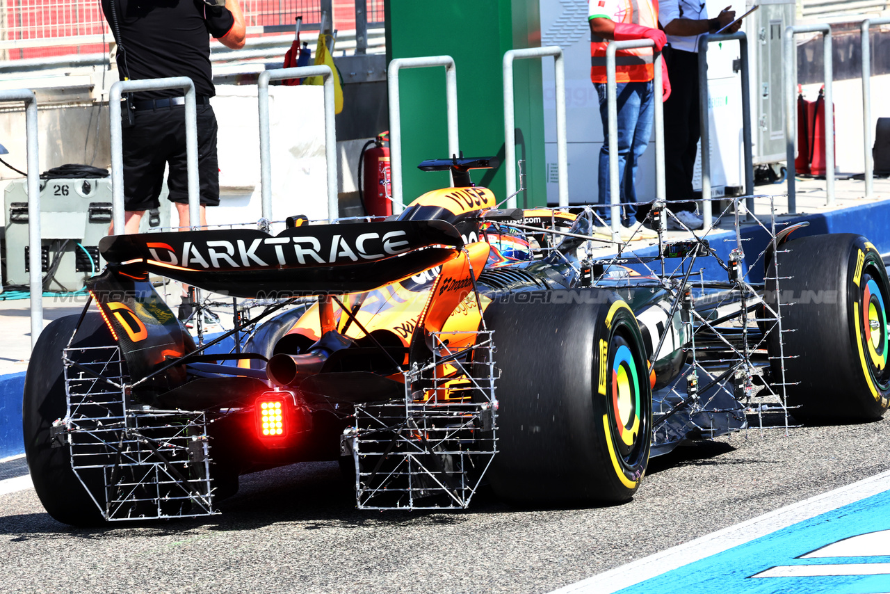 TEST BAHRAIN, Oscar Piastri (AUS) McLaren MCL38 with Aero Rakes.

22.02.2024. Formula 1 Testing, Sakhir, Bahrain, Day Two.

- www.xpbimages.com, EMail: requests@xpbimages.com © Copyright: Batchelor / XPB Images