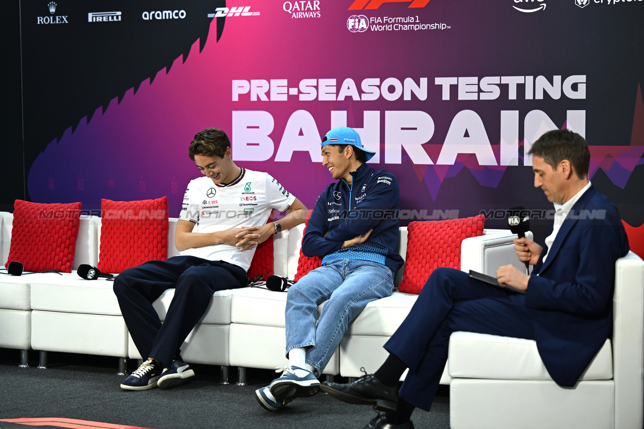 TEST BAHRAIN, (L to R): George Russell (GBR) Mercedes AMG F1 e Alexander Albon (THA) Williams Racing in the FIA Press Conference.

22.02.2024. Formula 1 Testing, Sakhir, Bahrain, Day Two.

- www.xpbimages.com, EMail: requests@xpbimages.com © Copyright: XPB Images