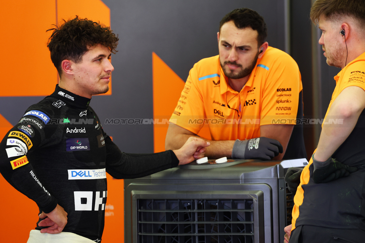 TEST BAHRAIN, Lando Norris (GBR) McLaren.

22.02.2024. Formula 1 Testing, Sakhir, Bahrain, Day Two.

- www.xpbimages.com, EMail: requests@xpbimages.com © Copyright: Batchelor / XPB Images