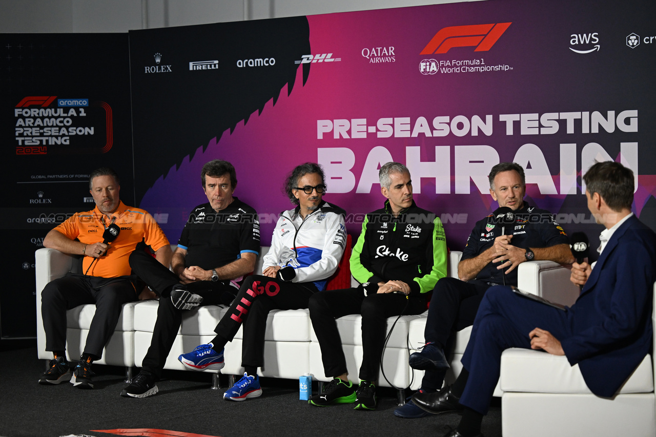 TEST BAHRAIN, (L to R): Zak Brown (USA) McLaren Executive Director; Bruno Famin (FRA) Alpine Motorsports Vice President; Laurent Mekies (FRA) RB Technical Director; Alessandro Alunni Bravi (ITA) Sauber Managing Director e Team Representative; Christian Horner (GBR) Red Bull Racing Team Principal, in the FIA Press Conference.

22.02.2024. Formula 1 Testing, Sakhir, Bahrain, Day Two.

- www.xpbimages.com, EMail: requests@xpbimages.com © Copyright: XPB Images