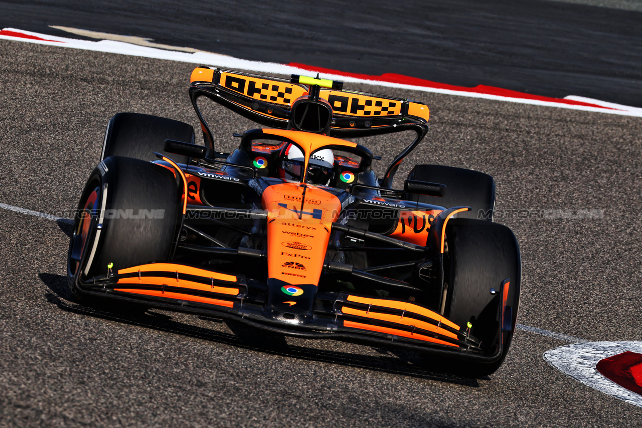TEST BAHRAIN, Lando Norris (GBR) McLaren MCL38.

22.02.2024. Formula 1 Testing, Sakhir, Bahrain, Day Two.

 - www.xpbimages.com, EMail: requests@xpbimages.com © Copyright: Coates / XPB Images