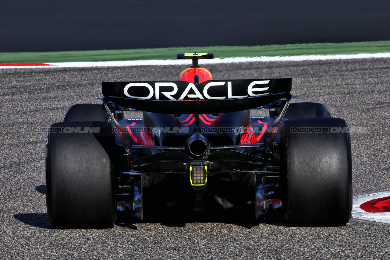 TEST BAHRAIN, Sergio Perez (MEX) Red Bull Racing RB20.

22.02.2024. Formula 1 Testing, Sakhir, Bahrain, Day Two.

- www.xpbimages.com, EMail: requests@xpbimages.com © Copyright: Batchelor / XPB Images