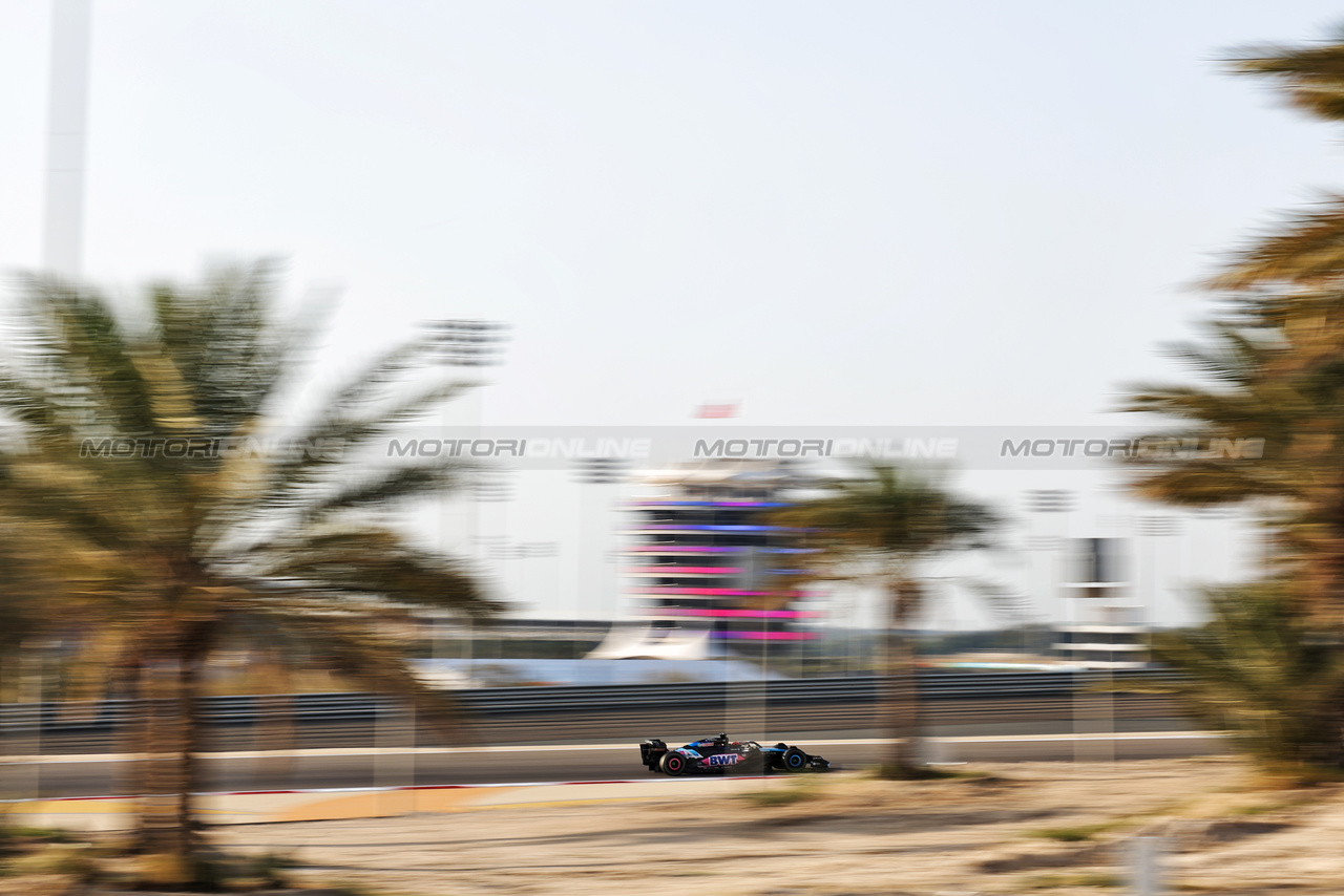TEST BAHRAIN, Esteban Ocon (FRA) Alpine F1 Team A524.

22.02.2024. Formula 1 Testing, Sakhir, Bahrain, Day Two.

- www.xpbimages.com, EMail: requests@xpbimages.com © Copyright: Bearne / XPB Images
