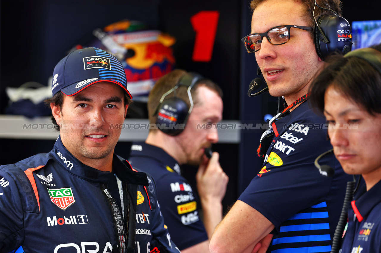 TEST BAHRAIN, Sergio Perez (MEX) Red Bull Racing.

22.02.2024. Formula 1 Testing, Sakhir, Bahrain, Day Two.

 - www.xpbimages.com, EMail: requests@xpbimages.com © Copyright: Coates / XPB Images