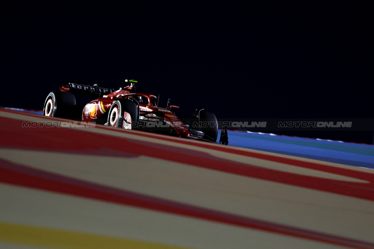 TEST BAHRAIN, Carlos Sainz Jr (ESP), Ferrari 
22.02.2024. Formula 1 Testing, Sakhir, Bahrain, Day Two.
- www.xpbimages.com, EMail: requests@xpbimages.com © Copyright: Charniaux / XPB Images