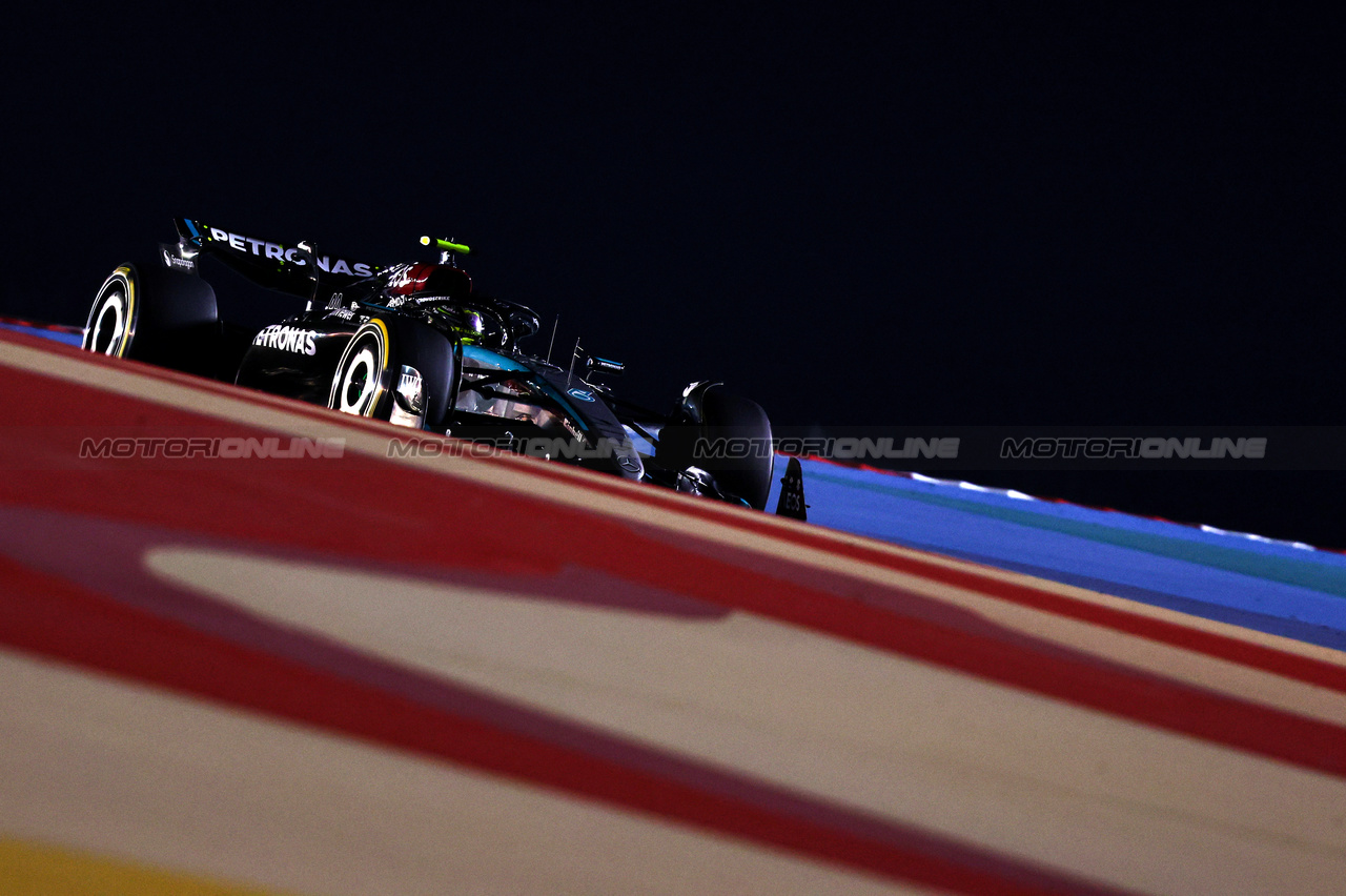 TEST BAHRAIN, Lewis Hamilton (GBR), Mercedes AMG F1  
22.02.2024. Formula 1 Testing, Sakhir, Bahrain, Day Two.
- www.xpbimages.com, EMail: requests@xpbimages.com © Copyright: Charniaux / XPB Images