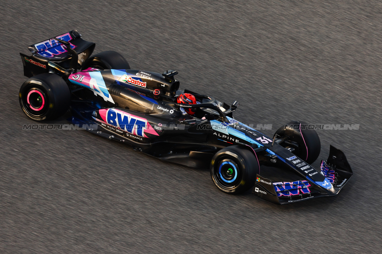 TEST BAHRAIN, Esteban Ocon (FRA), Alpine F1 Team 
22.02.2024. Formula 1 Testing, Sakhir, Bahrain, Day Two.
- www.xpbimages.com, EMail: requests@xpbimages.com © Copyright: Charniaux / XPB Images