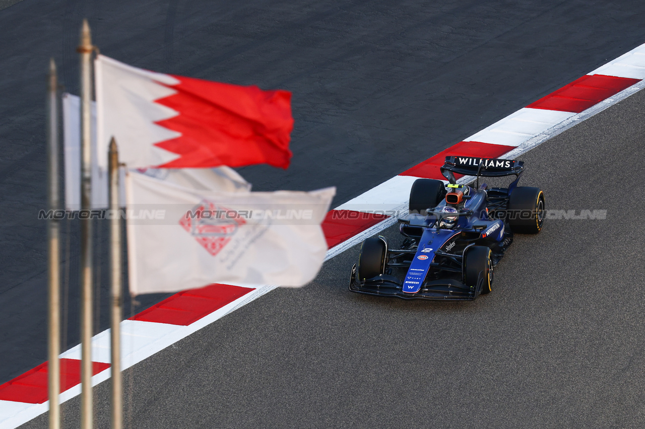 TEST BAHRAIN, Logan Sargeant (USA), Williams F1 Team  
22.02.2024. Formula 1 Testing, Sakhir, Bahrain, Day Two.
- www.xpbimages.com, EMail: requests@xpbimages.com © Copyright: Charniaux / XPB Images