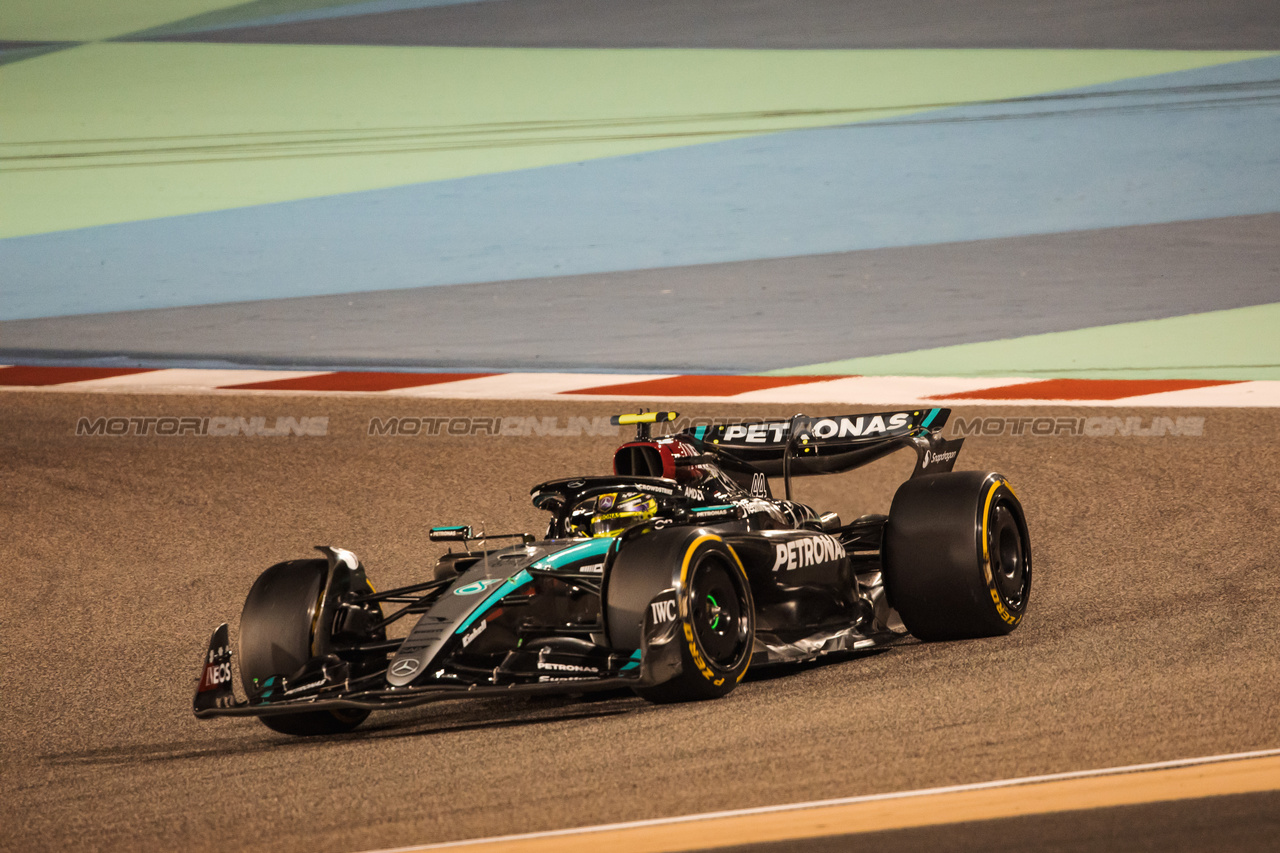 TEST BAHRAIN, Lewis Hamilton (GBR) Mercedes AMG F1 W15.

22.02.2024. Formula 1 Testing, Sakhir, Bahrain, Day Two.

- www.xpbimages.com, EMail: requests@xpbimages.com © Copyright: Bearne / XPB Images