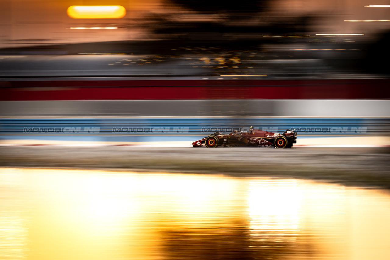 TEST BAHRAIN, Carlos Sainz Jr (ESP) Ferrari SF-24.

22.02.2024. Formula 1 Testing, Sakhir, Bahrain, Day Two.

- www.xpbimages.com, EMail: requests@xpbimages.com © Copyright: Bearne / XPB Images