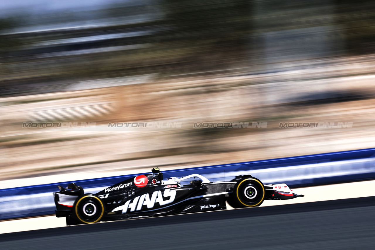 TEST BAHRAIN, Nico Hulkenberg (GER) Haas VF-24.

22.02.2024. Formula 1 Testing, Sakhir, Bahrain, Day Two.

- www.xpbimages.com, EMail: requests@xpbimages.com © Copyright: Bearne / XPB Images