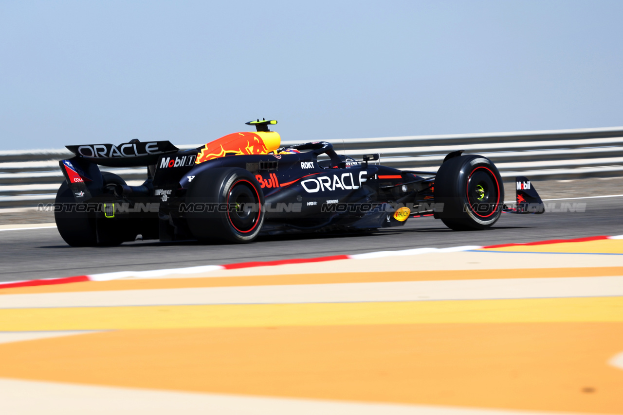 TEST BAHRAIN, Sergio Perez (MEX) Red Bull Racing RB20.

22.02.2024. Formula 1 Testing, Sakhir, Bahrain, Day Two.

- www.xpbimages.com, EMail: requests@xpbimages.com © Copyright: Bearne / XPB Images