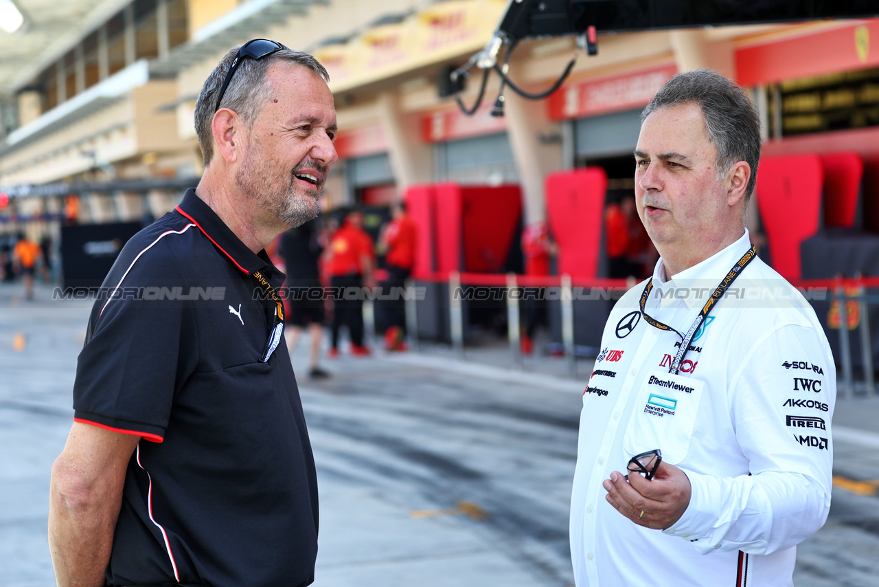 TEST BAHRAIN, (L to R): Steve Nielsen (GBR) with Ron Meadows (GBR) Mercedes AMG F1 Sporting Director.

22.02.2024. Formula 1 Testing, Sakhir, Bahrain, Day Two.

- www.xpbimages.com, EMail: requests@xpbimages.com © Copyright: Batchelor / XPB Images