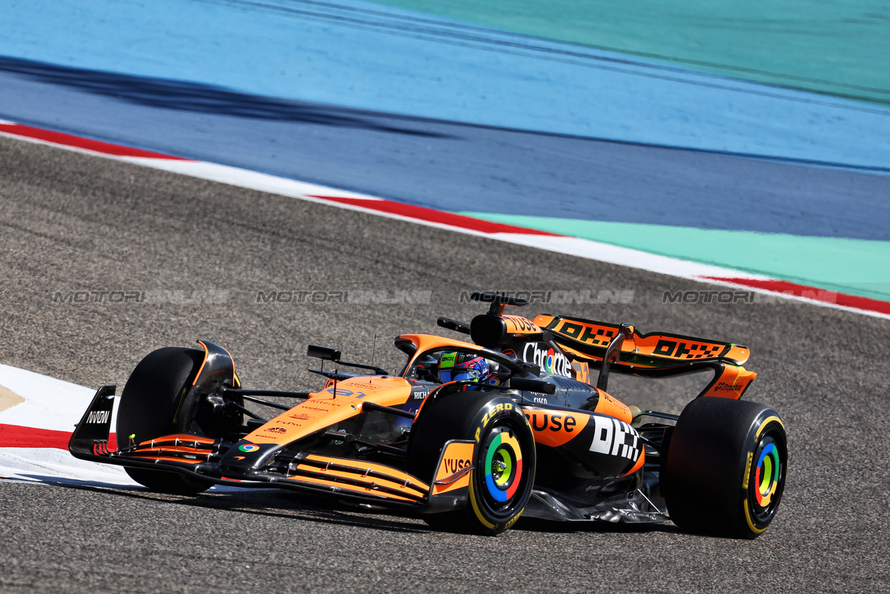 TEST BAHRAIN, Oscar Piastri (AUS) McLaren MCL38.

22.02.2024. Formula 1 Testing, Sakhir, Bahrain, Day Two.

- www.xpbimages.com, EMail: requests@xpbimages.com © Copyright: Moy / XPB Images