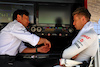 TEST BAHRAIN, (L to R): Ayao Komatsu (JPN) Haas F1 Team Principal with Nico Hulkenberg (GER) Haas F1 Team.
22.02.2024. Formula 1 Testing, Sakhir, Bahrain, Day Two.
- www.xpbimages.com, EMail: requests@xpbimages.com © Copyright: Batchelor / XPB Images