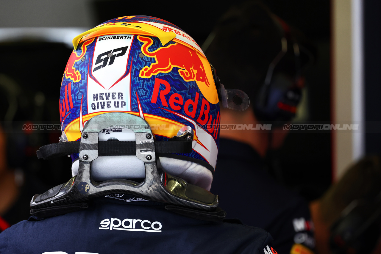 TEST BAHRAIN, Sergio Perez (MEX) Red Bull Racing - helmet.

23.02.2024. Formula 1 Testing, Sakhir, Bahrain, Day Three.

- www.xpbimages.com, EMail: requests@xpbimages.com © Copyright: Batchelor / XPB Images