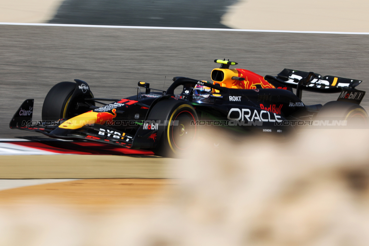 TEST BAHRAIN, Sergio Perez (MEX) Red Bull Racing RB20.

23.02.2024. Formula 1 Testing, Sakhir, Bahrain, Day Three.

- www.xpbimages.com, EMail: requests@xpbimages.com © Copyright: Bearne / XPB Images