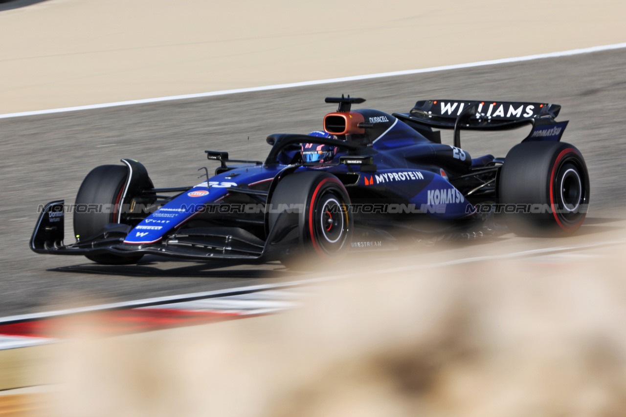 TEST BAHRAIN, Alexander Albon (THA) Williams Racing FW46.

23.02.2024. Formula 1 Testing, Sakhir, Bahrain, Day Three.

- www.xpbimages.com, EMail: requests@xpbimages.com © Copyright: Bearne / XPB Images