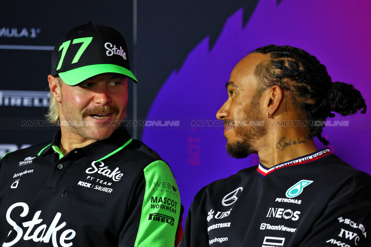 TEST BAHRAIN, (L to R): Lewis Hamilton (GBR) Mercedes AMG F1; Lance Stroll (CDN) Aston Martin F1 Team; Esteban Ocon (FRA) Alpine F1 Team, in the FIA Press Conference.

23.02.2024. Formula 1 Testing, Sakhir, Bahrain, Day Three.

- www.xpbimages.com, EMail: requests@xpbimages.com © Copyright: Charniaux / XPB Images