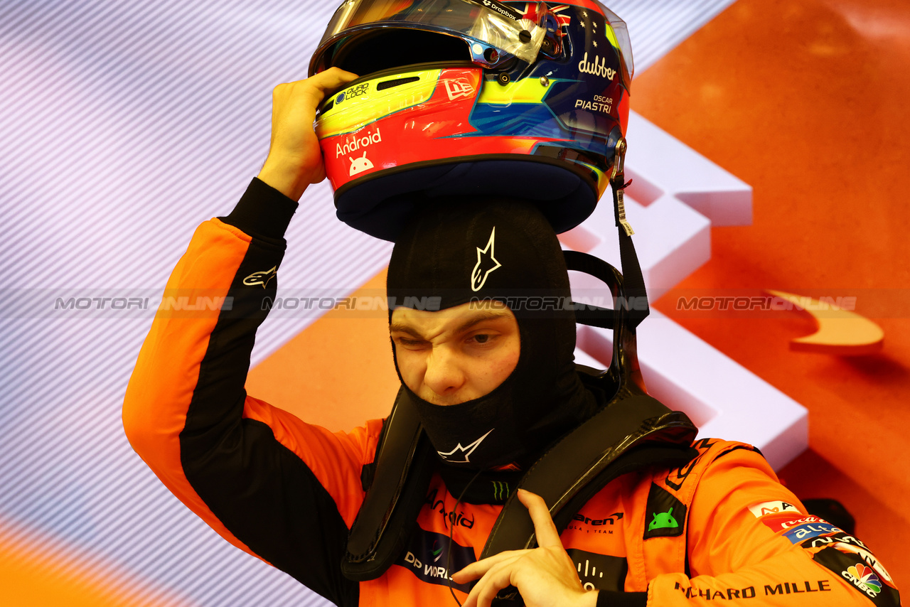 TEST BAHRAIN, Oscar Piastri (AUS) McLaren.

23.02.2024. Formula 1 Testing, Sakhir, Bahrain, Day Three.

 - www.xpbimages.com, EMail: requests@xpbimages.com © Copyright: Coates / XPB Images