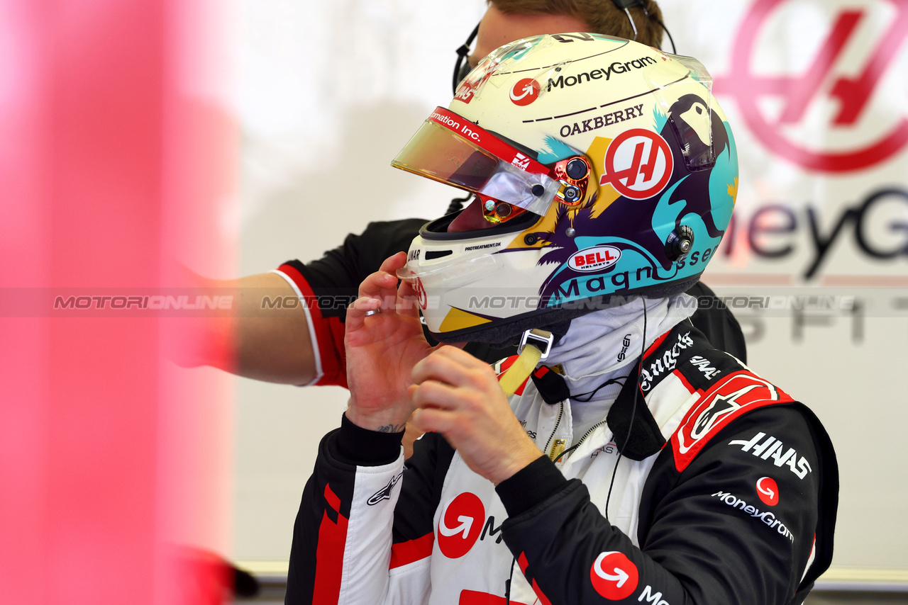 TEST BAHRAIN, Kevin Magnussen (DEN) Haas F1 Team.

23.02.2024. Formula 1 Testing, Sakhir, Bahrain, Day Three.

 - www.xpbimages.com, EMail: requests@xpbimages.com © Copyright: Coates / XPB Images