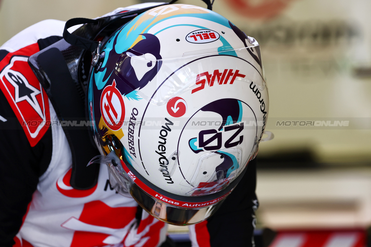 TEST BAHRAIN, Kevin Magnussen (DEN) Haas F1 Team.

23.02.2024. Formula 1 Testing, Sakhir, Bahrain, Day Three.

- www.xpbimages.com, EMail: requests@xpbimages.com © Copyright: Batchelor / XPB Images