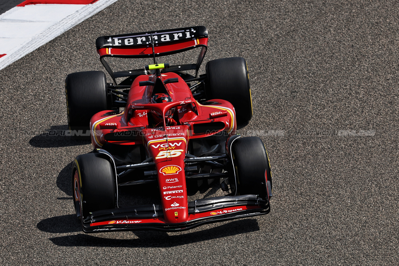 TEST BAHRAIN, Carlos Sainz Jr (ESP) Ferrari SF-24.

23.02.2024. Formula 1 Testing, Sakhir, Bahrain, Day Three.

- www.xpbimages.com, EMail: requests@xpbimages.com © Copyright: Bearne / XPB Images