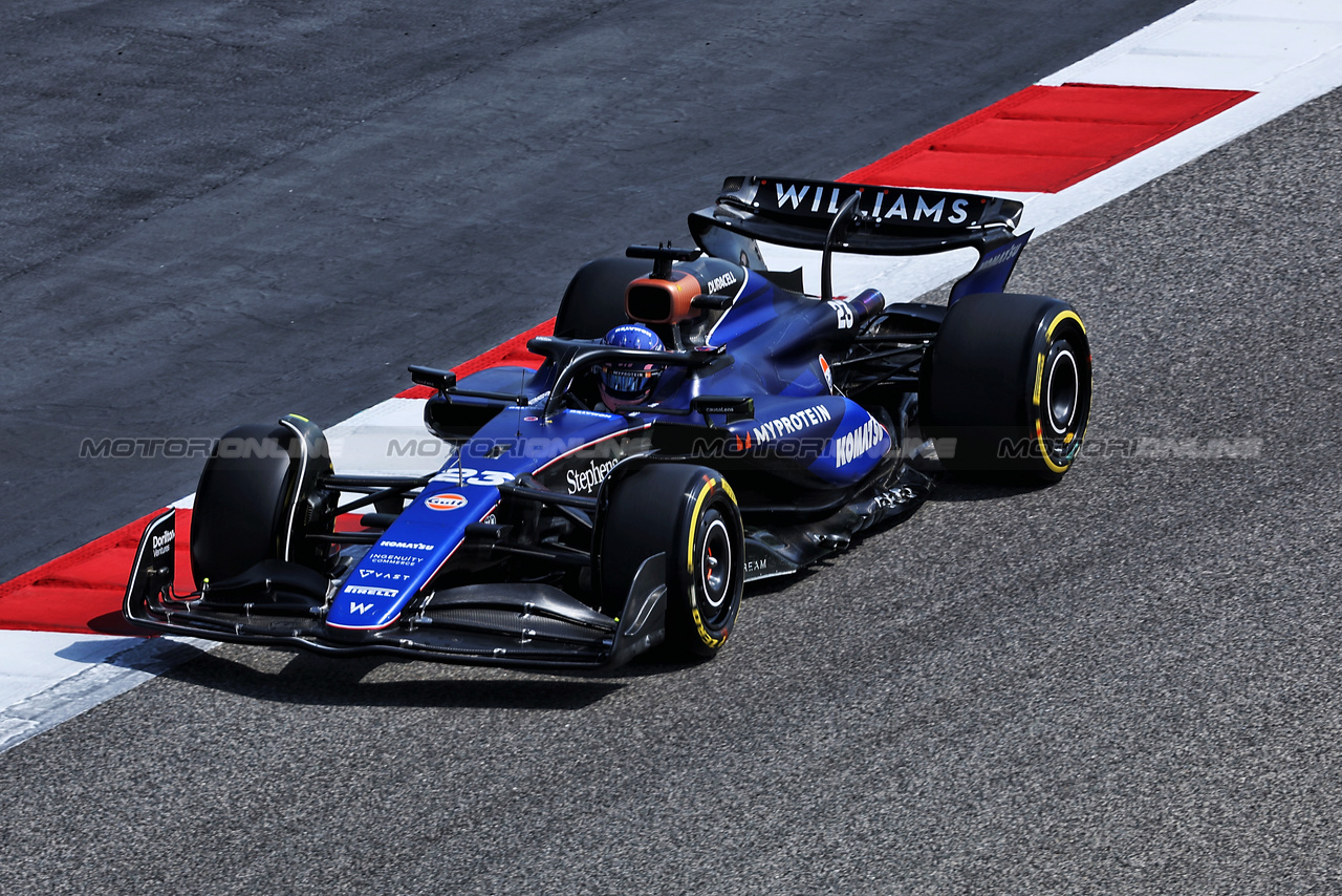 TEST BAHRAIN, Alexander Albon (THA) Williams Racing FW46.

23.02.2024. Formula 1 Testing, Sakhir, Bahrain, Day Three.

- www.xpbimages.com, EMail: requests@xpbimages.com © Copyright: Bearne / XPB Images