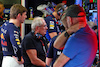 TEST BAHRAIN, Max Verstappen (NLD) Red Bull Racing e Dr Helmut Marko (AUT) Red Bull Motorsport Consultant.
23.02.2024. Formula 1 Testing, Sakhir, Bahrain, Day Three.
 - www.xpbimages.com, EMail: requests@xpbimages.com © Copyright: Coates / XPB Images