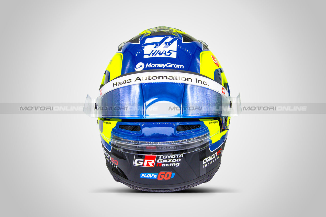CASCHI 2025, The helmet of Oliver Bearman (GBR) Haas F1 Team.

15.03.2025. Formula 1 World Championship, Rd 1, Australian Grand Prix, Albert Park, Melbourne, Australia, Qualifiche Day.

- www.xpbimages.com, EMail: requests@xpbimages.com © Copyright: XPB Images